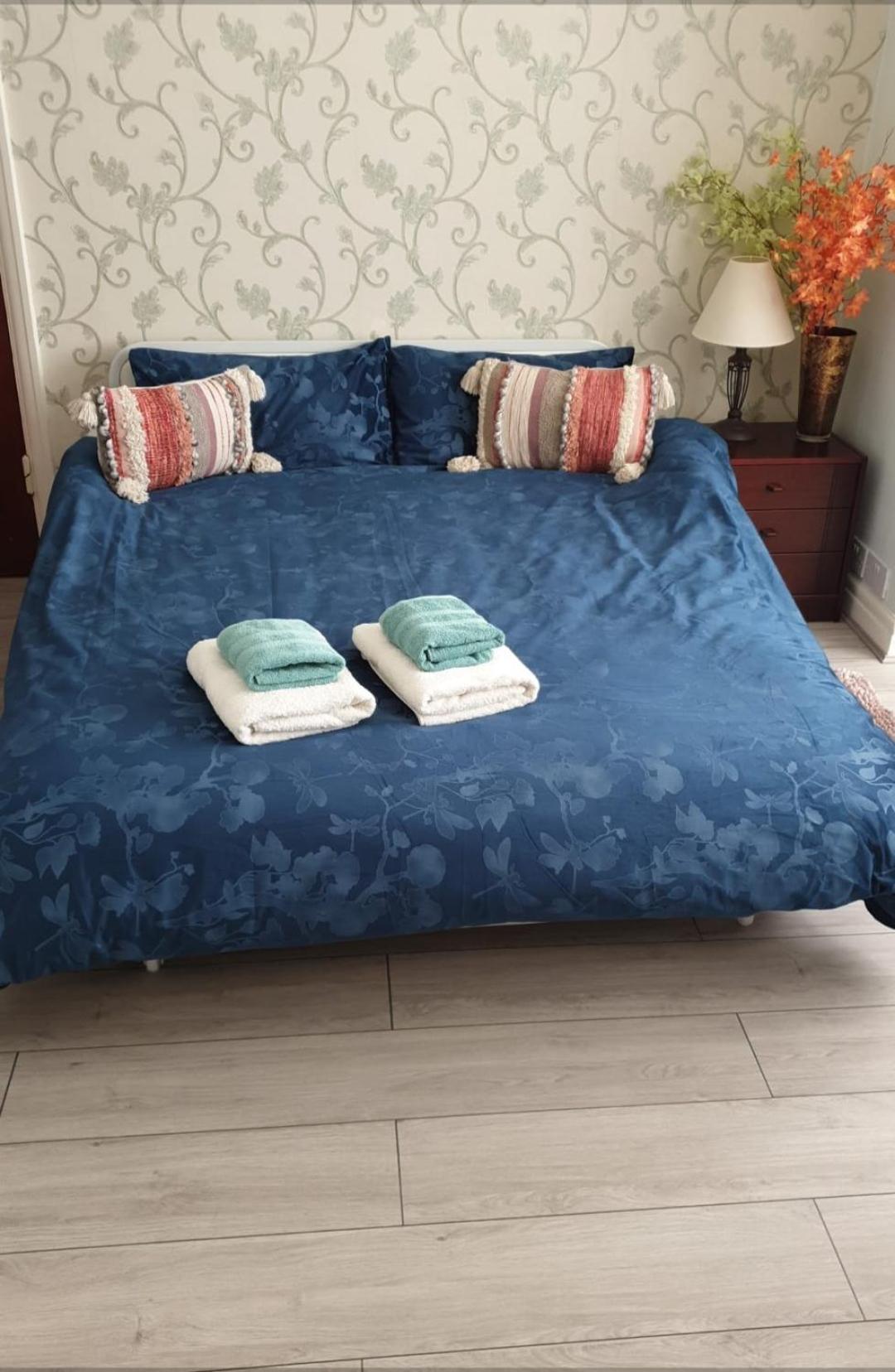 Beautiful Double En-Suite Room, Separate Entrance, Ilford, Central Line Gants Hill, Free Parking Eksteriør billede